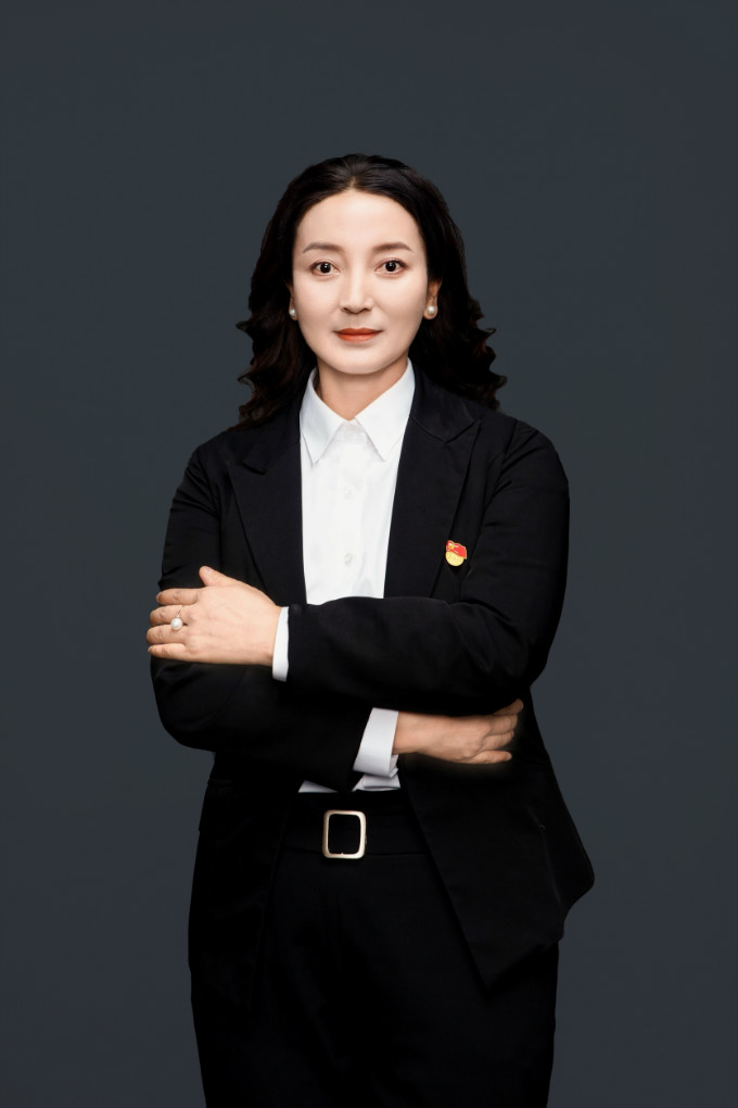 西    虹（党委专职副书记、工会主席）